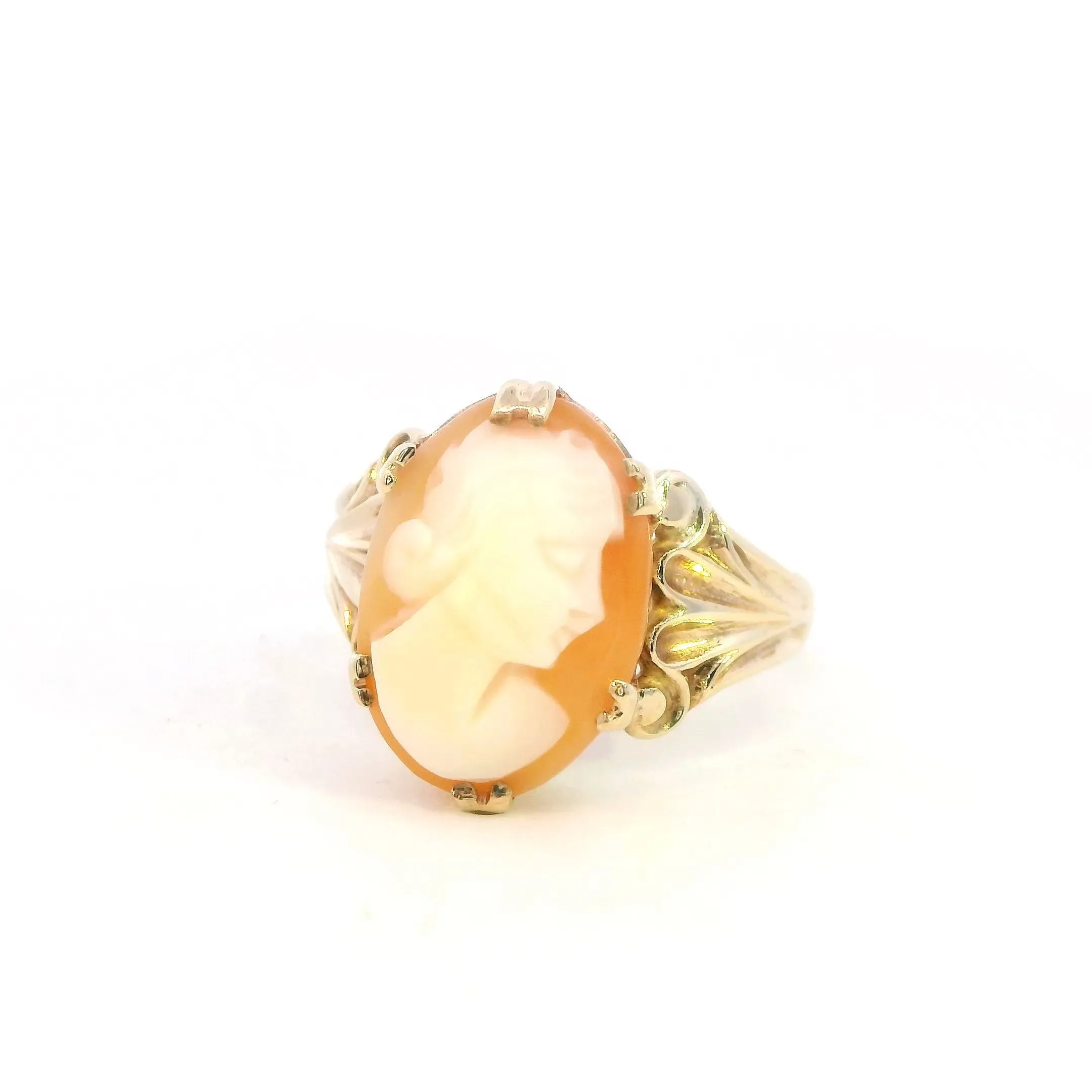Timeless 9ct Yellow Gold Cameo Ring - A Touch of Vintage Elegance