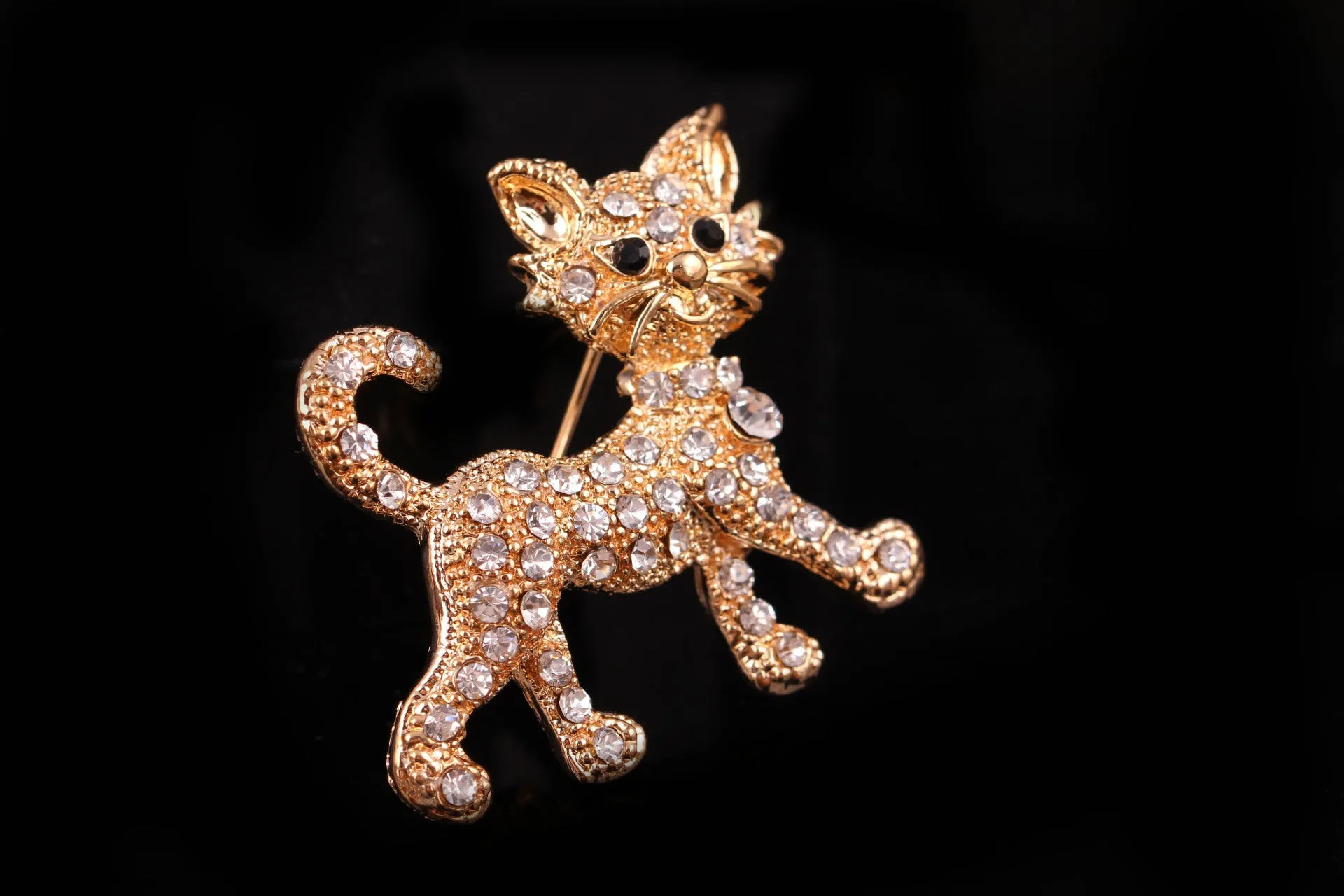 XSB022 - Retro Cat Brooch